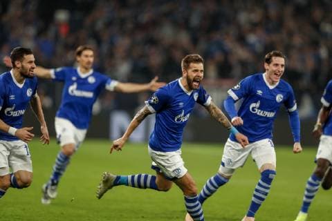 06 11 2018 Football Season 2018 2019 Champions League 4 Matchday FC Schalke 04 Galatasaray Istanbul v l Guido BURGSTALLER FC Schalke 04 Sebastian Rudy FC Schalke 04 Gelsenkirchen Veltins Arena Deutschland