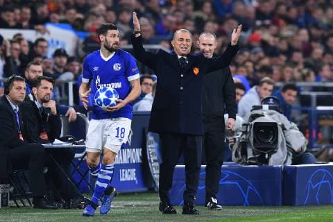 Football Champions League Group Phase 4 Matchday FC Schalke 04 Galatasaray Istanbul on 06 11 2018 in the Veltins Arena in Gelsenkirchen Daniel Caligiuri Schalke left Fatih Terim Head Coach Istanbul right DFL Regulations prohibit any use of photographs as image sequences and or quasi video xRx