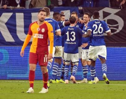 06 11 2018 xovx Football UEFA Champions League FC Schalke 04 Galatasaray Istanbul emspor Jubilation after the goal to 2 0 by Mark Uth FC Schalke 04 Action DFL DFB REGULATIONS PROHIBIT ANY USE OF PHOTOGRAPHS as IMAGE SEQUENCES and or QUASI VIDEO Gelsenkirchen