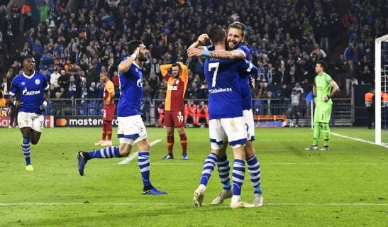Football UEFA Champions League Men Season 2018 2019 Group D 4 Matchday VELTINS Arena Gelsenkirchen FC Schalke 04 S04 blue Galatasaray Istanbul red Cheers Marc Uth S04 after his goal to 2 0 together with Guido Burgstaller S04 Daniel Caligiuri S04 Cheers Joy Action DFL REGULATIONS PROHIBIT ANY USE OF PHOTOGRAPHS AS IMAGE SEQUENCES AND OR QUASI VIDEO