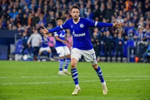 Mark Uth FC Schalke 04 7 celebrating his goal after scoring the 2-0 goal of the Champions League match between FC Schalke 04 and Galatasaray Istanbul on 06 11 2018 FC Schalke 04 vs. Galatasaray Istanbul Champions League Group Phase 06 11 2018 Gelsenkirchen Copyright: xSchuelerx xEibnerx-xPressefotox EP_EER