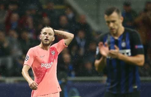 Photo LaPresse - Spada November 06 , 2018 Milan ( Italy ) Soccer Inter vs Barcelona - Champions League - "San Siro Stadium " In the pic: rakitic  Copyright: xSpada LaPressex