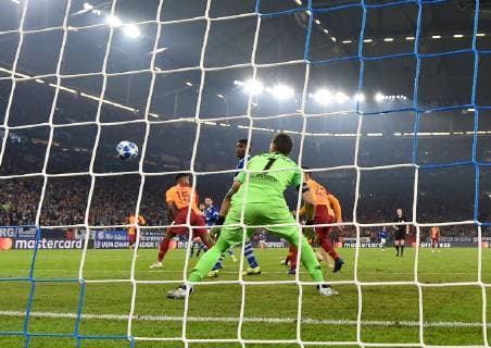 06 11 2018 Football UEFA Champions League Season 2018 2019 Preliminary round 4 Matchday FC Schalke 04 Galatasaray Istanbul Mark Uth FC Schalke 04 back center scored the goal to 2 0 Team2