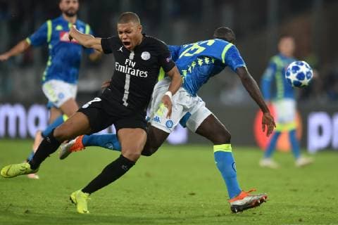 Fußball, CL, SSC Neapel - Paris St. Germain Kylian Mbappe PSG, Kalidou Koulibaly Napoli Napoli 06-11-2018 Stadio San Paolo Football Calcio UEFA Champions League 2018 2019 Group C Napoli - Paris Saint Germain Foto Antonietta Baldassarre Insidefoto AntoxBaldassarre