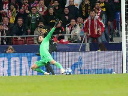 Roman Buerki Borussia Dortmund 1 can not prevent the 2 0 Atletico Madrid vs. Borussia Dortmund Football Champions League Group Phase 06 11 2018 Atletico Madrid vs. Borussia Dortmund Football Champions League Group Phase 06 11 2018 Madrid Copyright: xLanger Eibner-Pressefotox EP_HLR