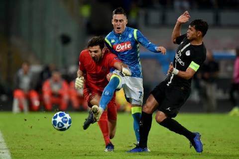 Fußball, CL, SSC Neapel - Paris St. Germain Foul of Gianluigi Buffon PSG on Jose Callejon Napoli,Thiago Silva PSG. Napoli 06-11-2018 Stadio San Paolo Football Calcio UEFA Champions League 2018 2019 Group C Napoli - Paris Saint Germain Foto Antonietta Baldassarre Insidefoto AntoxBaldassarre