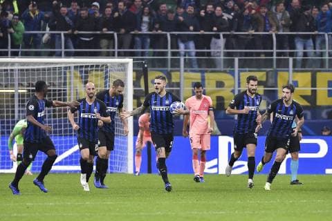 Fußball, CL, Inter Mailand - FC Barcelona Photo LaPresse Marco Alpozzi November 06, 2018 Milano (Italy) soccer Inter FC vs FC Barcellona - Champions League group stage - Group b - Giuseppe Meazza Stadium In the pic: Mauro Icardi (Inter F.C.)celebrating goal  Copyright: xMarcoxAlpozzi LaPresse LaPresse x
