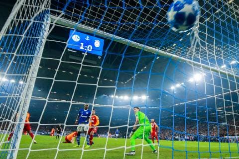 06 11 2018 xkvx Football UEFA Champions League FC Schalke 04 Galatasaray Istanbul emspor v l Goal scored goal to 2 0 by Mark Uth S04 Schalke 04 DFL DFB REGULATIONS PROHIBIT ANY USE OF PHOTOGRAPHS as IMAGE SEQUENCES and or QUASI VIDEO Gelsenkirchen
