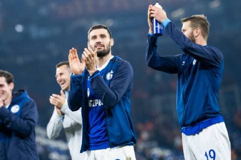 06 11 2018 xkvx Football UEFA Champions League FC Schalke 04 Galatasaray Istanbul emspor v l FC Schalke 04 Players celebrate victory Daniel Caligiuri S04 Schalke 04 Guido Burgstaller S04 Schalke 04 DFL DFB REGULATIONS PROHIBIT ANY USE OF PHOTOGRAPHS as IMAGE SEQUENCES and or QUASI VIDEO Gelsenkirchen