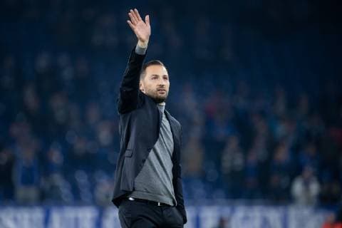 06 11 2018 xkvx Football UEFA Champions League FC Schalke 04 Galatasaray Istanbul emspor v l Coach Domenico Tedesco S04 Schalke 04 celebrates cheers DFL DFB REGULATIONS PROHIBIT ANY USE OF PHOTOGRAPHS as IMAGE SEQUENCES and or QUASI VIDEO Gelsenkirchen