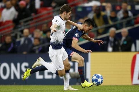 (L-R), Harry Winks of Tottenham Hotspur, Hirving Lozano of PSV during the UEFA Champions League group C match between Tottenham Hotspur FC and PSV Eindhoven at the Wembley stadium on November 06, 2018 in London, England UEFA Champions League 2018 2019 xVIxVIxImagesx xJeroenxPutmansxIVx 12696638