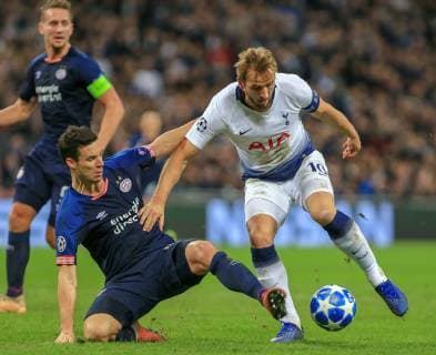 Tottenham Hotspur v PSV Eindhoven UEFA Champions League Harry Kane of Tottenham Hotspur and Nick Viergever of PSV Eindhoven during the UEFA Champions League match at Wembley Stadium, London Content Not Available For UK Newspapers Copyright: xStevexO Sullivanx FIL-12503-0060