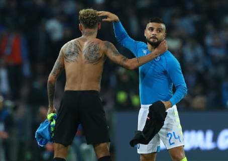 6th November 2018, Stadio San Paolo, Naples, Italy; UEFA Champions League football, Napoli versus Paris Saint-Germain; Neymar of PSG embraces Lorenzo Insigne Napoli  ActionPlus12077005 NaFoto