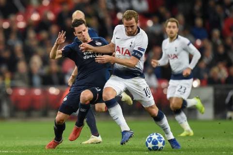 Tottenham Hotspur v PSV Eindhoven UEFA Champions League Harry Kane of Tottenham Hotspur is tackled by Nick Viergever of PSV Eindhoven during the UEFA Champions League match at Wembley Stadium, London Content Not Available For UK Newspapers Copyright: xMartynxHaworthx FIL-12502-0065