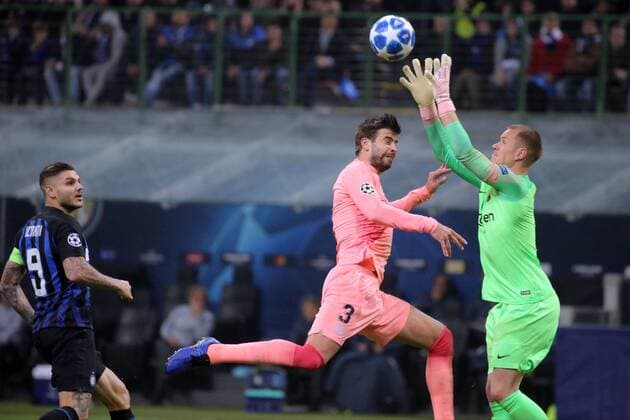 Sport Bilder des Tages November 6, 2018 - Milan, Milan, Italy - Marc-Andre Ter Stegen 1 of FC Barcelona Barca and Gerard Pique 3 of FC Barcelona during the UEFA Champions League group B match between FC Internazionale and FC Barcelona at Stadio Giuseppe Meazza on November 06, 2018 in Milan, Italy. FC Internazionale v FC Barcelona - UEFA Champions League Group B  - ZUMAn230 20181106_zaa_n230_447 Copyright: xGiuseppexCottinix