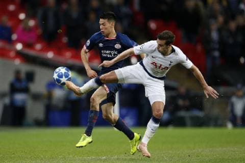 (L-R), Hirving Lozano of PSV, Harry Winks of Tottenham Hotspur during the UEFA Champions League group C match between Tottenham Hotspur FC and PSV Eindhoven at the Wembley stadium on November 06, 2018 in London, England UEFA Champions League 2018 2019 xVIxVIxImagesx xJeroenxPutmansxIVx 12697760