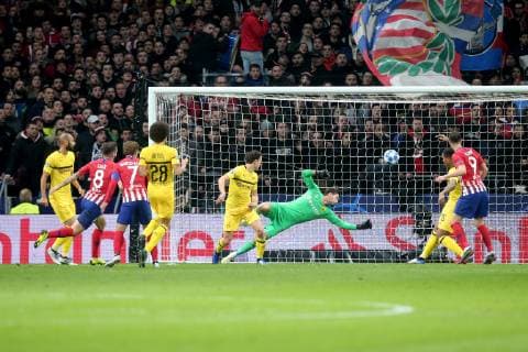Saul Niguez Atletico Madrid 8 Jadon Sancho Borussia Dortmund 7 Axel Witsel Borussia Dortmund 28 Thomas Delaney Borussia Dortmund 6 vs. Roman Buerki Borussia Dortmund 1 Manuel Akanji Borussia Dortmund 16 points the ball Nikola Kalinic Atletico Madrid 9 Atletico Madrid vs. Borussia Dortmund Football Champions League Group stage 06 11 2018 Atletico Madrid vs. Borussia Dortmund Football Champions League Group stage 06 11 2018 Madrid Copyright: xEIBNER HarryxLangerx EP_HLR