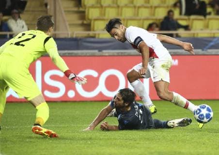 (181107) -- FONTVIEILLE, Nov. 7, 2018 -- Rezaei Kaveh (Bottom) and goalkeeper Ethan Horvath (L) of Brugge vie with Radamel Falcao of Monaco during the UEFA Champions League group A match between Monaco and Club Brugge in Fontvieille, Monaco on Nov. 6, 2018. Brugge won 4-0. ) (SP)MONACO-FONTVIEILLE-FOOTBALL-UEFA CHAMPIONS LEAGUE-MONACO VS BRUGGE SergexHaouzi 