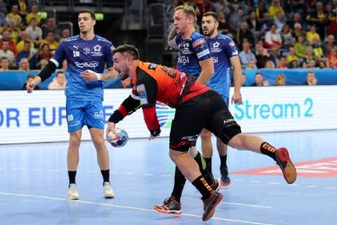 v li Mathieu Grebille MHB 10 Jannik Kohlbacher RNL 80 Valentin Porte MHB 28 Baptiste Bonnefond MHB 24 Action Action Game scene Handball Champions League Rhein Neckar Löwen Montpellier HB xozx