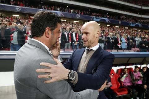 Fußball, CL, Benfica Lissabon - Ajax Amsterdam (l-r) coach Rui Vitoria of SL Benfica, Ajax coach Erik ten Hag during the UEFA Champions League group E match between SL Benfica and Ajax Amsterdam at Estadio La Luz on November 97, 2018 in Lisbon, Portugal UEFA Champions League 2018 2019 xVIxVIxImagesx xMauricexvanxSteenxIVx 12703880