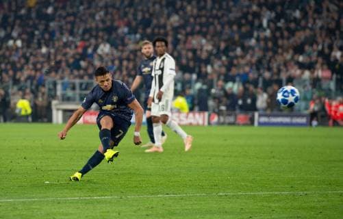 Juventus v Manchester United ManU UEFA Champions League Alexis Sanchez of Manchester United hits a free-kick at goal during the UEFA Champions League match at Juventus Stadium, Turin Content Not Available For UK Newspapers Copyright: xRussellxHartx FIL-12512-0021