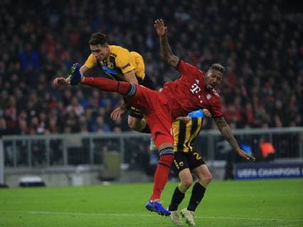 07 11 2018 Champions League FC Bayern vs AEK Athens Allianz Arena Munich Football Sport in picture Ezequiel Ponce AEK Athens vs Jerome Boateng FCB DFL REGULATIONS PROHIBIT ANY USE OF PHOTOGRAPHS AS IMAGE SEQUENCES AND OR QUASI VIDEO