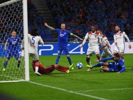 07 11 2018 xmeix Football UEFA Champions League Olympique Lyon TSG 1899 Hoffenheim emspor v l Chance of Ishak Belfodil TSG 1899 Hoffenheim vs Olympique Lyons Anthony Lopes Olympique Lyons Marcelo Olympique Lyons Jeremy Morel DFL DFB REGULATIONS PROHIBIT ANY USE OF PHOTOGRAPHS as IMAGE SEQUENCES and or QUASI VIDEO Lyon prio:1