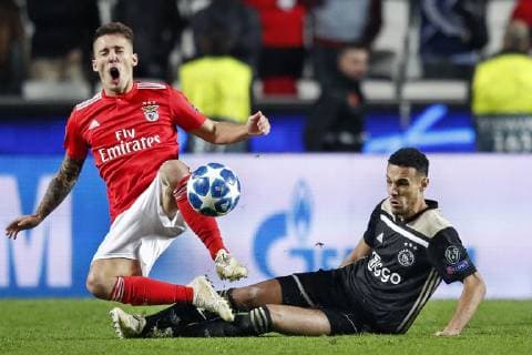 LISSABON, Estadio da Luz, 07-11-2018, football, season 2018 2019, Football Champions League . Ajax midfielder Noussair Mazraoui (R) and Benfica player Ruben Dias (L) during the game Benfica - Ajax . Benfica - Ajax  x2604425x