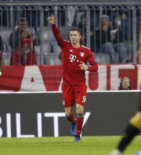 Cheers 2 0 Munich Goalscorer Robert Lewandowski Bayern FC Bayern Munich AEK Athens Munich GER 07 11 2018 Football Champions League 2018 2019