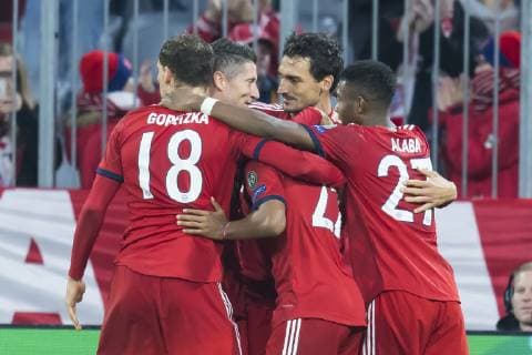 GER UEFA CL FC Bayern Muenchen GER vs AEK Athens GRC 07 11 2018 Allianz Arena Muenchen GER UEFA CL FC Bayern Muenchen GER vs AEK Athens GRC Group E UEFA regulations prohibit any use of photographs as image sequences and or quasi video in picture Jubel nach dem Tor zum 2 0 by Robert Lewandowski FCB 9 with Mats Hummels FCB 5 Leon Goretzka FCB 18 David Alaba FCB 27 nordphotox xStraubmeier nph00004
