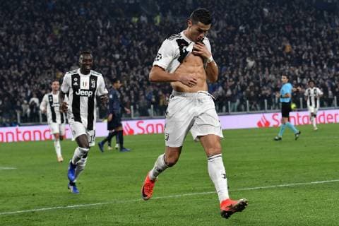 Cristiano Ronaldo of Juventus celebrates after scoring a goal during the Uefa Champions League 2018 2019 Group H football match between Juventus and Manchester United ManU at Juventus stadium, Turin, November, 07, 2018 Foto Andrea Staccioli Insidefoto andreaxstaccioli