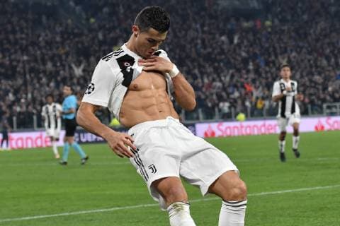 Cristiano Ronaldo of Juventus celebrates after scoring a goal during the Uefa Champions League 2018 2019 Group H football match between Juventus and Manchester United ManU at Juventus stadium, Turin, November, 07, 2018 Foto Andrea Staccioli Insidefoto andreaxstaccioli