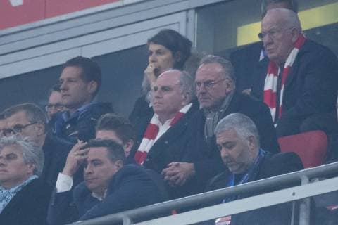 07 11 2018 xkvx Football UEFA Champions League FC Bayern Muenchen AEK Athens emspor v l President Uli Hoeness FC Bayern Muenchen Karl Heinz Rummenigge FC Bayern Muenchen DFL DFB REGULATIONS PROHIBIT ANY USE OF PHOTOGRAPHS as IMAGE SEQUENCES and or QUASI VIDEO Munich