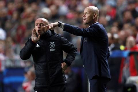 (l-r) Ajax assistant trainer Alfred Schreuder, Ajax coach Erik ten Hag during the UEFA Champions League group E match between SL Benfica and Ajax Amsterdam at Estadio La Luz on November 97, 2018 in Lisbon, Portugal UEFA Champions League 2018 2019 xVIxVIxImagesx xMauricexvanxSteenxIVx 12704962