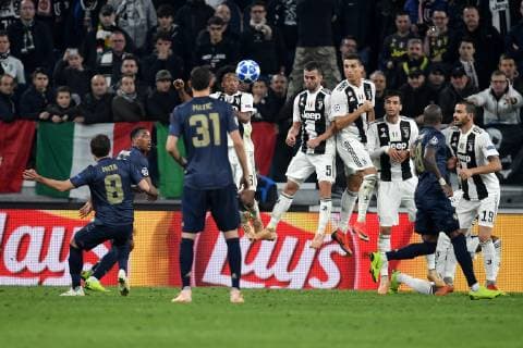Sport Bilder des Tages Juan Mata of Manchester scores goal of 1-1 on free kick during the Uefa Champions League 2018 2019 Group H football match between Juventus and Manchester United ManU at Juventus stadium, Turin, November, 07, 2018 Foto Andrea Staccioli Insidefoto andreaxstaccioli