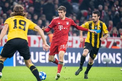 07 11 2018 xkvx Soccer UEFA Champions League FC Bayern Munich AEK Athens emspor v l Thomas Mueller FCB FC Bayern Munich DFL DFB REGULATIONS PROHIBIT ANY USE OF PHOTOGRAPHS as IMAGE SEQUENCES and or QUASI VIDEO Munich