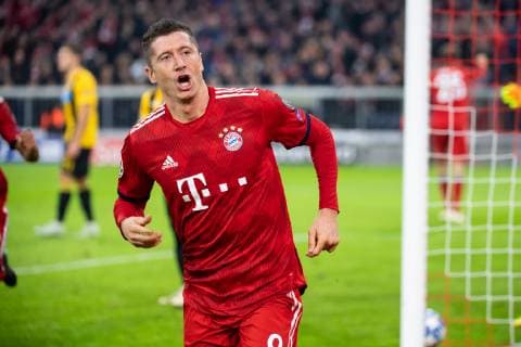 07 11 2018 xkvx Football UEFA Champions League FC Bayern Munich AEK Athens emspor v l Goal celebration Goal celebration celebrate the goal to 2 0 by Robert Lewandowski FCB FC Bayern Munich DFL DFB REGULATIONS PROHIBIT ANY USE OF PHOTOGRAPHS as IMAGE SEQUENCES and or QUASI VIDEO Munich