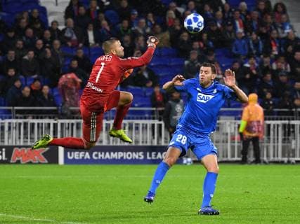 07 11 2018 xmeix Football UEFA Champions League Olympique Lyon TSG 1899 Hoffenheim emspor v l Olympique Lyons Anthony Lopes versus Adam Szalai TSG 1899 Hoffenheim DFL DFL REGULATIONS PROHIBIT ANY USE OF PHOTOGRAPHS as IMAGE SEQUENCES and or QUASI VIDEO Lyon prio:1