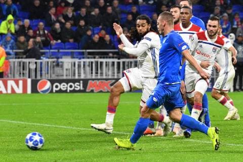 Olympique Lyon TSG 1899 Hoffenheim Hoffenheims Pavel Kaderabek No. 3 in his goal to 2 2 at the Champions League match Olympique Lyon TSG 1899 Hoffenheim Lyon 07 11 18 Football Champions League Lyon France