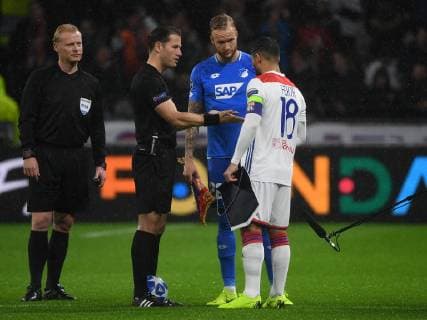 07 11 2018 xmeix Football UEFA Champions League Olympique Lyon TSG 1899 Hoffenheim emspor v l Kevin Vogt TSG 1899 Hoffenheim Olympique Lyons Nabil Fekir DFL DFB REGULATIONS PROHIBIT ANY USE OF PHOTOGRAPHS as IMAGE SEQUENCES and or QUASI VIDEO Lyon prio:1