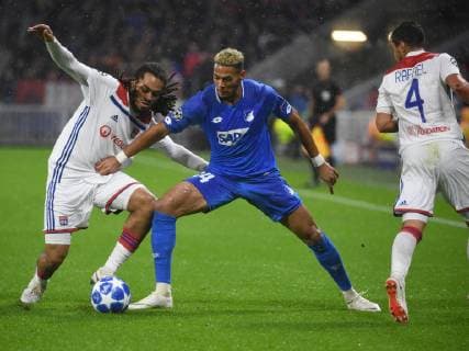 07 11 2018 xmeix Football UEFA Champions League Olympique Lyon TSG 1899 Hoffenheim emspor v l Olympique Lyons Jason Denayer vs. Joelinton TSG 1899 Hoffenheim Olympique Lyons Rafael Da Silva DFL DFL REGULATIONS PROHIBIT ANY USE OF PHOTOGRAPHS as IMAGE SEQUENCES and or QUASI VIDEO Lyon prio:1