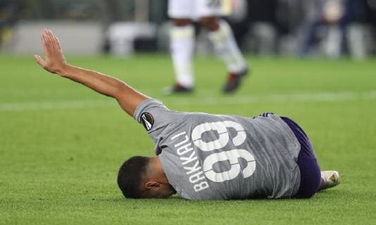 Anderlecht s Zakaria Bakkali lies injured on the ground during the match between Belgian soccer team RSC Anderlecht and Turkish team Fenerbahce, Thursday 08 November 2018 in Istanbul, Turkey, on day four of the UEFA Europa League group stage, in group D. VIRGINIExLEFOUR  x05464254x