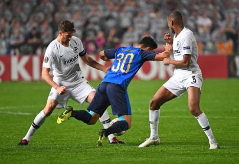 08 11 2018 xjhx Football UEFA Europa League Apollon Limassol Eintracht Frankfurt emspor v l David Abraham Eintracht Frankfurt Andre Schembri Apollon Limassol Gelson Fernandes Eintracht Frankfurt DFL DFB REGULATIONS PROHIBIT ANY USE OF PHOTOGRAPHS as IMAGE SEQUENCES and or QUASI VIDEO Limassol