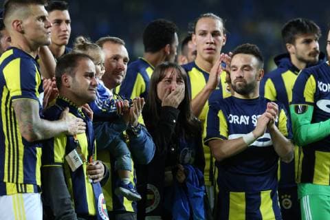 Sport Bilder des Tages Fenerbahce players celebrates victory after the UEFA Europa League groupD match between Fenerbahce and Anderlecht at Ulker Stadium in Istanbul , Turkey on November 08 , 2018. 