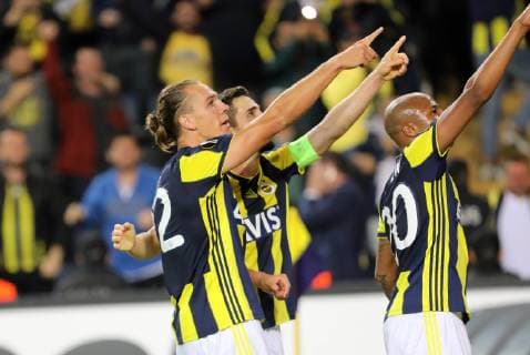 Fenerbahceplayers celebrates for Michael Frey s goal during the UEFA Europa League groupD match between Fenerbahce and Anderlecht at Ulker Stadium in Istanbul , Turkey on November 08 , 2018. 