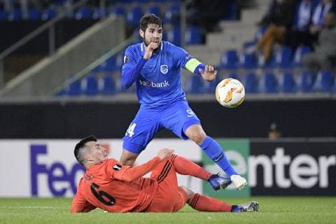 Besiktas Gary Alexis Medel Soto and Genk s Alejandro Pozuelo fight for the ball during a match between Belgian soccer team KRC Genk and Turkish club Besiktas, in Genk, Thursday 08 November 2018 on day four of the UEFA Europa League group stage, in group I. YORICKxJANSENS  x05464392x