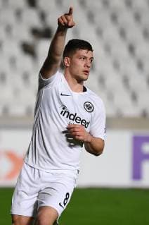 08 11 2018 xjhx Football UEFA Europa League Apollon Limassol Eintracht Frankfurt emspor v l Luka Jovic Eintracht Frankfurt gives instructions gesticulate with arms gesticulate gives instructions gesticulate DFL DFB REGULATIONS PROHIBIT ANY USE OF PHOTOGRAPHS as IMAGE SEQUENCES and or QUASI VIDEO Limassol
