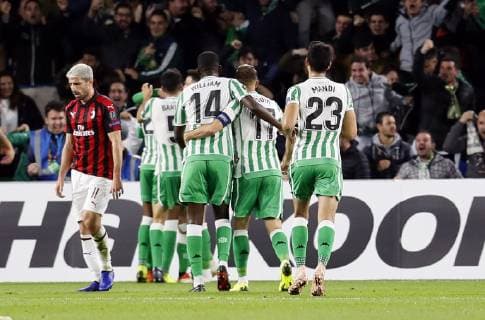 Real Betis players celebrate after scoring the 1-0 lead during a UEFA Europa League soccer match between Real Betis and AC Milan at Benito Villamarin stadium in Sevilla, southern Spain, 08 November 2018. Real Betis vs AC Milan !ACHTUNG: NUR REDAKTIONELLE NUTZUNG!  Copyright: xJoséxManuelxVidalx GRAF4728 20181108-636773093079706281