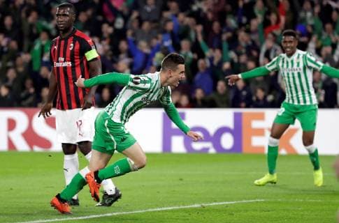 Real Betis Argentinian striker Giovanni Lo Celso (C) jubilates the first goal of the team during a UEFA Europa League soccer match between Real Betis and AC Milan at Benito Villamarin stadium in Sevilla, southern Spain, 08 November 2018. Real Betis vs AC Milan !ACHTUNG: NUR REDAKTIONELLE NUTZUNG!  Copyright: xJulioxMunozx GRAF4731 20181108-636773100942205856