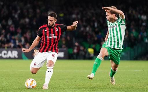 Photo LaPresse - Spada November 08 , 2018 Sevilla ( Spain ) Soccer A.C. Milan - Season 2018-2019 Betis Siviglia vs Milan "Benito Villamarin "Stadium In the pic: Hakan Calhanoglu  Copyright: xLaPresse Spadax